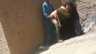Desi Paki Randi Outdoor Doggy Clip – Paki Outdoor Clip